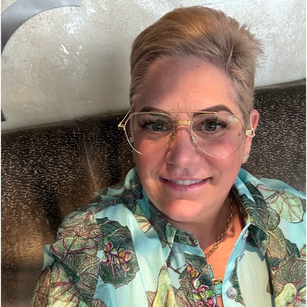 Meet your Posher, Suzanne